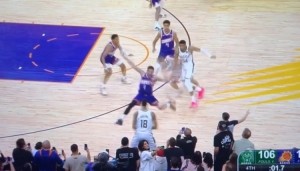 安排的啥战术最后一攻字母哥和AJ-格林撞一起了 大洛强投不中